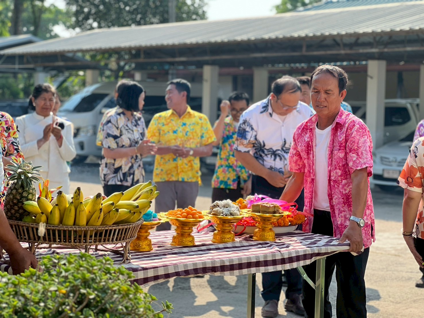 title - ส.ป.ก. ยโสธร จัดพิธีเจริญพระพุทธมนต์ทำบุญถวายภัตตาหารเพลแด่พระสงฆ์ พิธีสักการะศาลเจ้าที่และสิ่งศักดิ์สิทธิ์ประจำสำนักงาน เนื่องในเทศกาลวันขึ้นปีใหม่ไทย